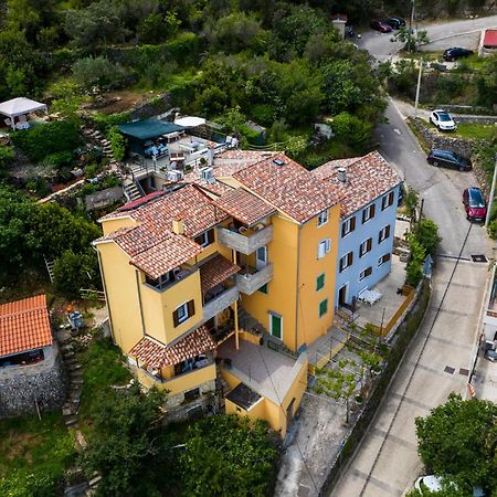 Apartmani I Soba Roberto I Mirjana Valun Exterior foto