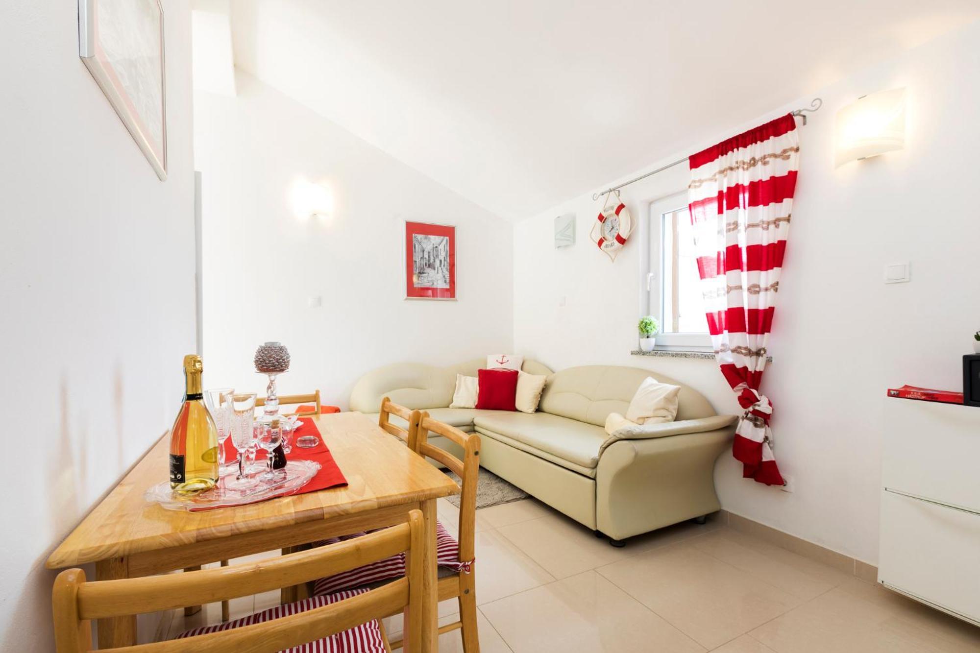 Apartmani I Soba Roberto I Mirjana Valun Exterior foto